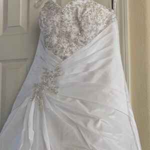 Elegant White Beaded Wedding Dress